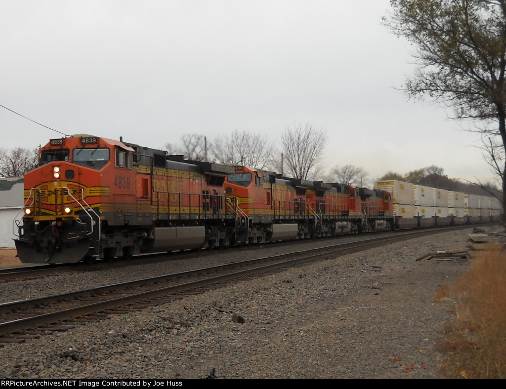 BNSF 4839 East